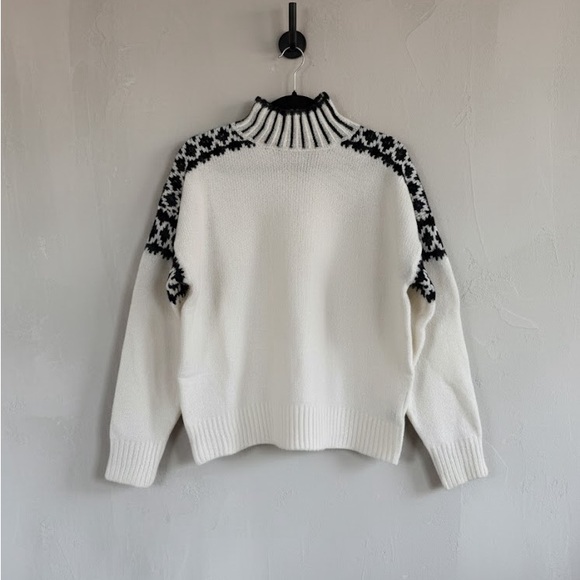 Cozy Chic Alpaca & Silk Fair Isle Sweater 🌟 - Picture 2 of 4